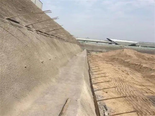 贵定河道边坡加固